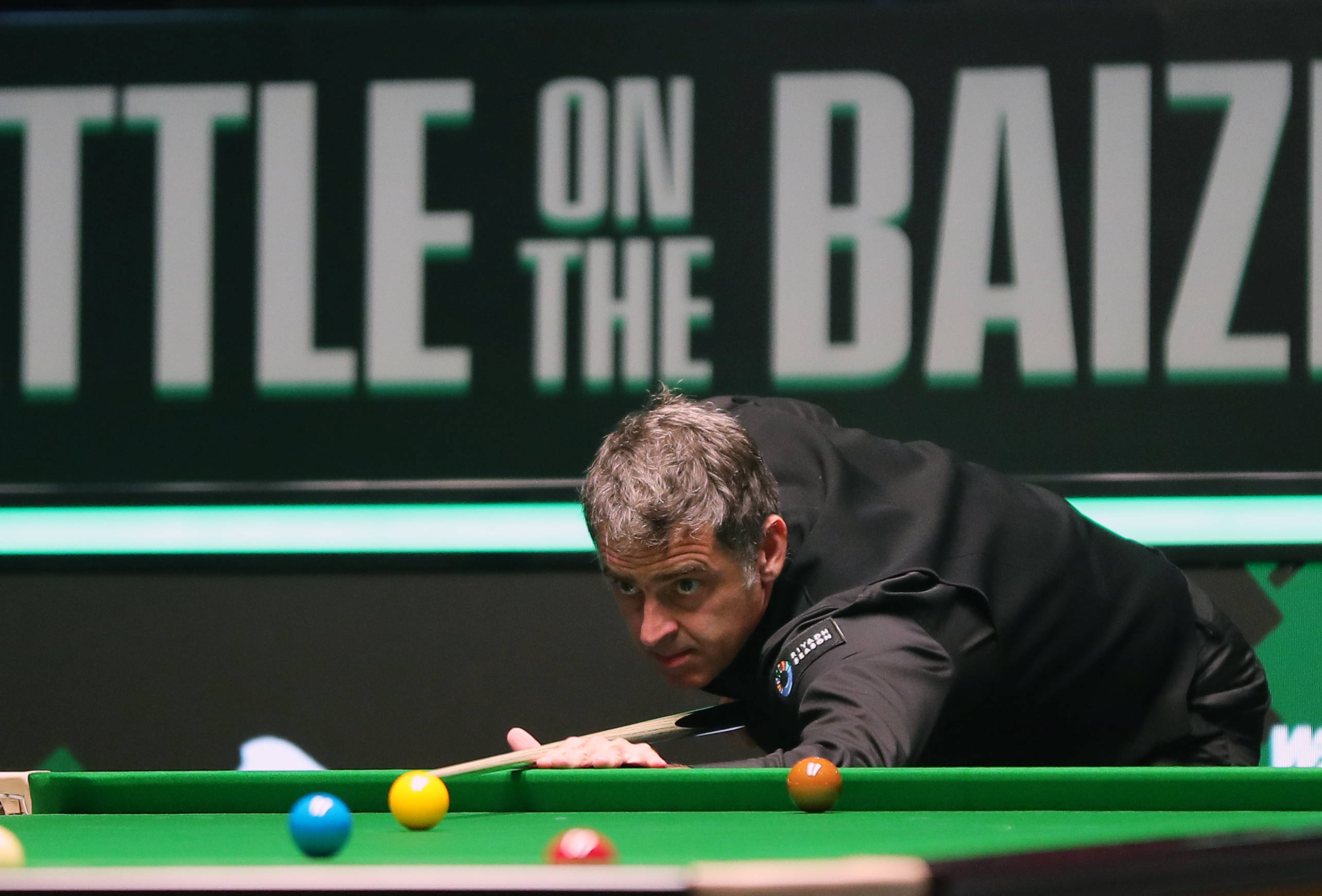 他以长拳稳 他以长拳稳