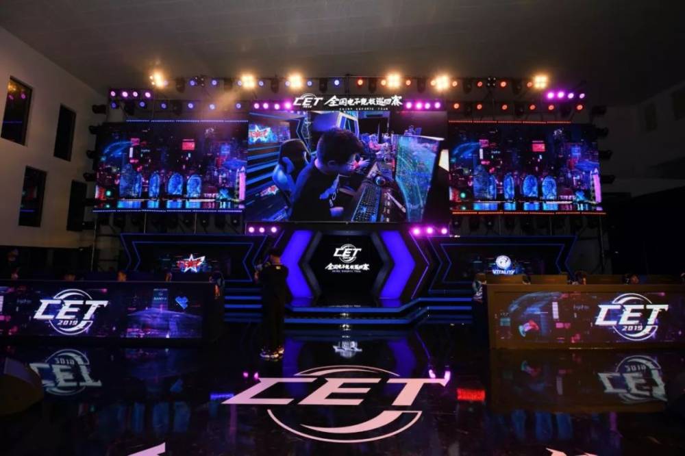 来形容这位 来形容这位